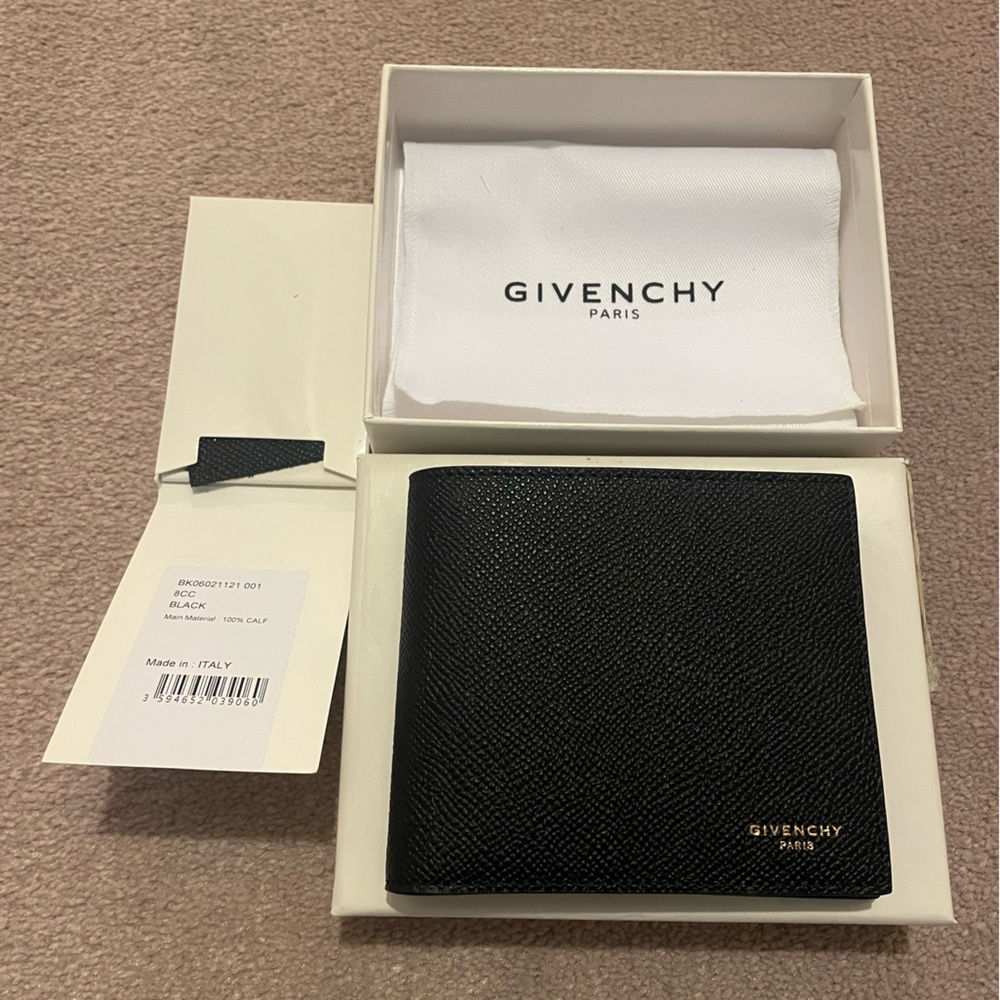 SOLD Givenchy men’s black bifold wallet